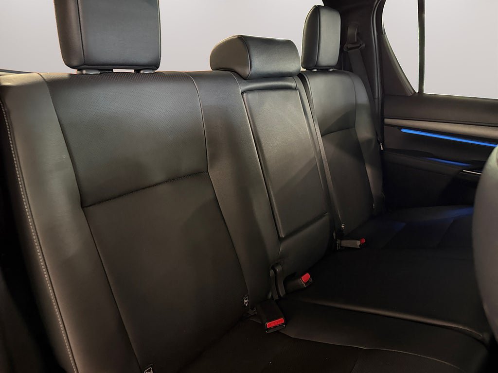 Vehicle Image 12