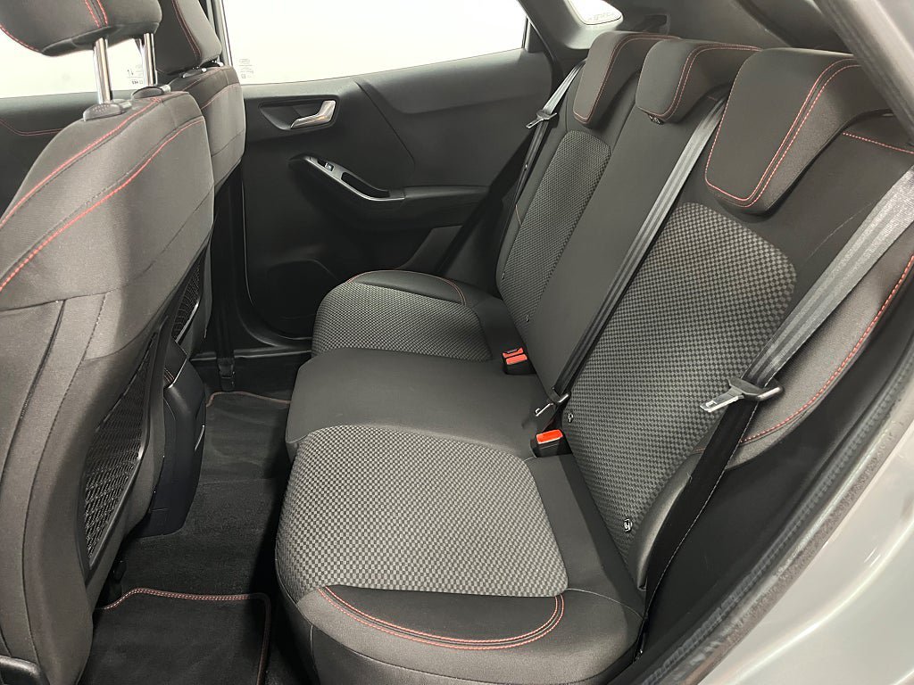Vehicle Image 18