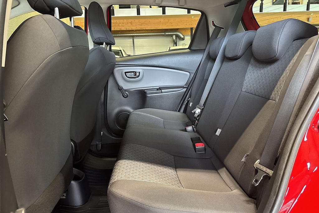 Vehicle Image 7