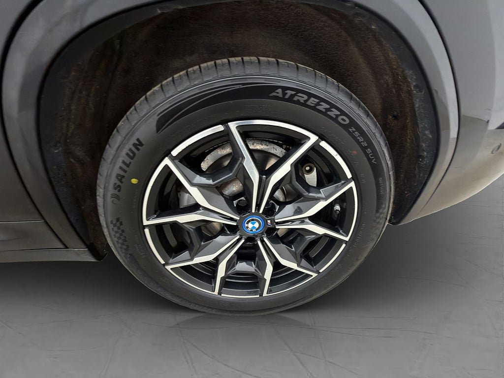 Vehicle Image 32