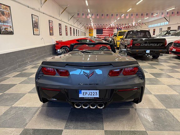 Vehicle Image 13