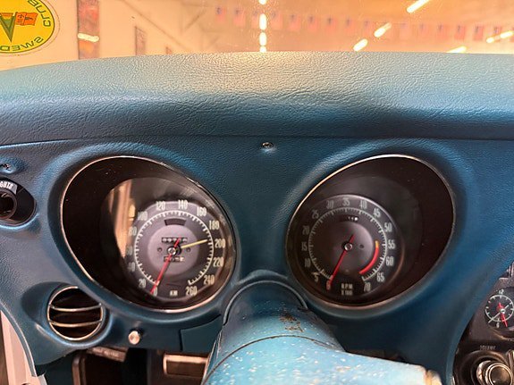 Vehicle Image 23