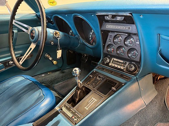Vehicle Image 25