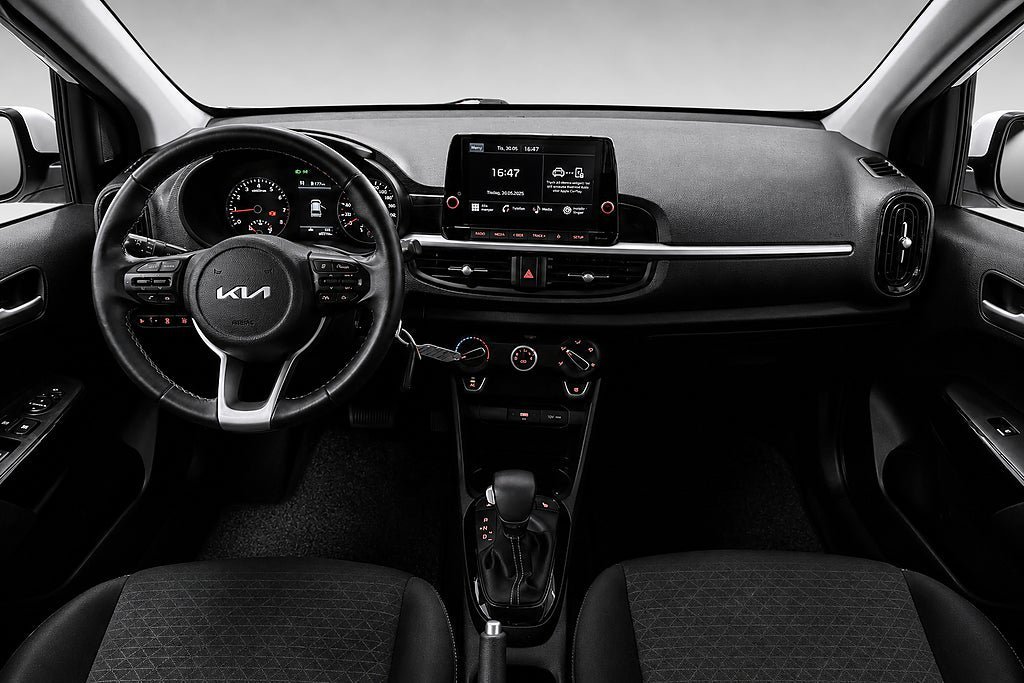 Vehicle Image 12