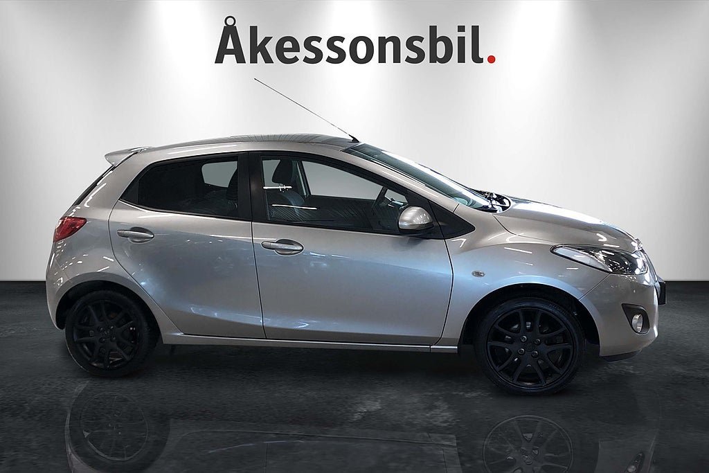 Vehicle Image 3