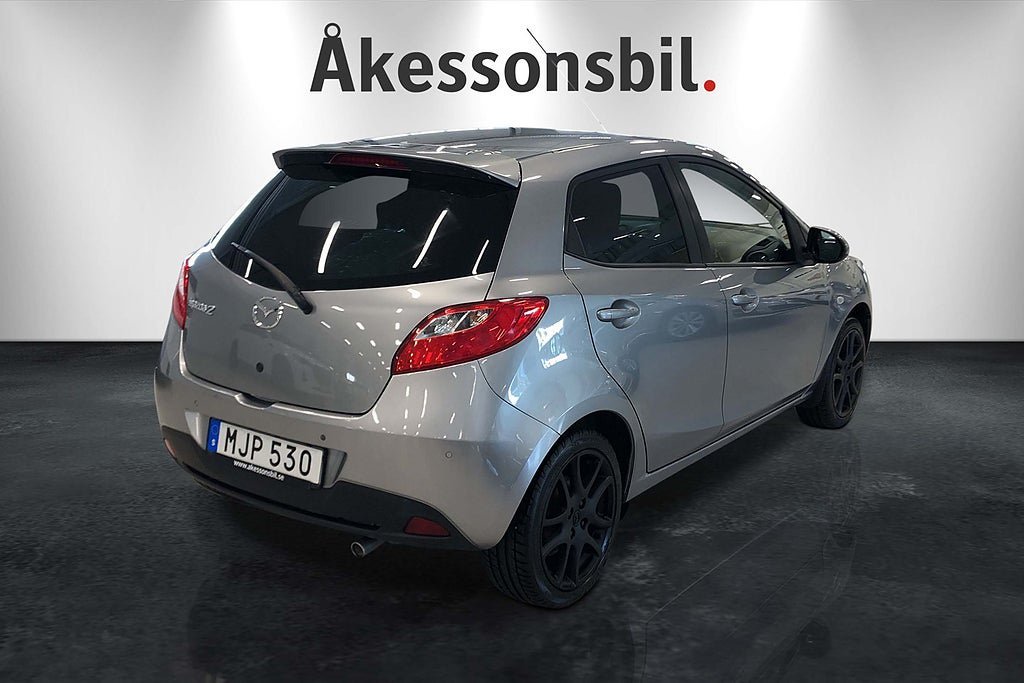 Vehicle Image 4