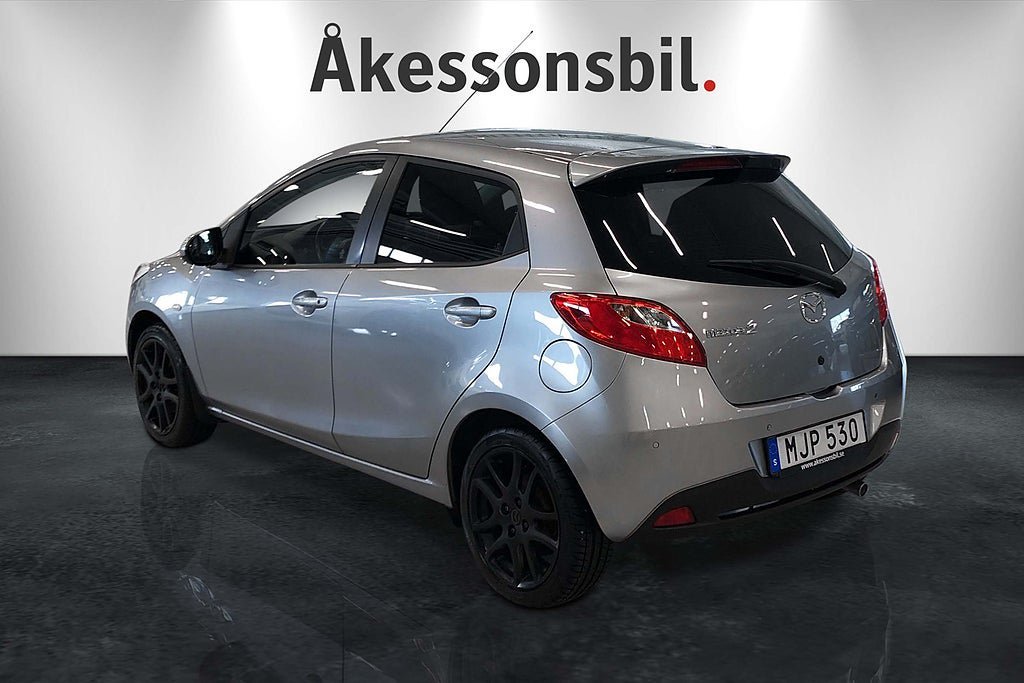 Vehicle Image 5