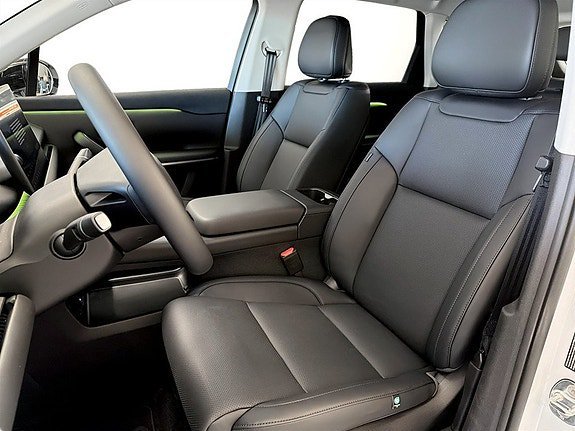 Vehicle Image 9