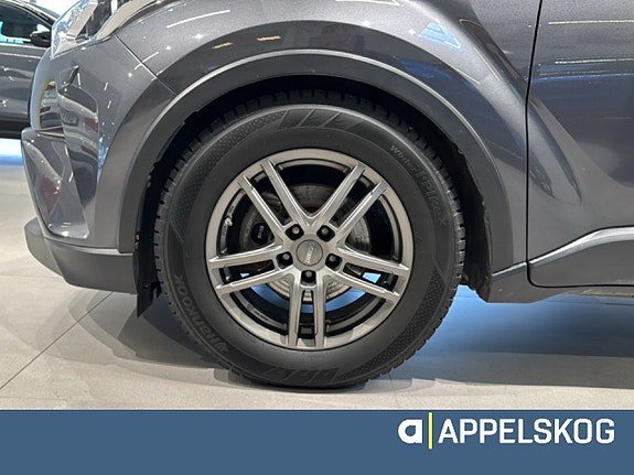 Vehicle Image 11