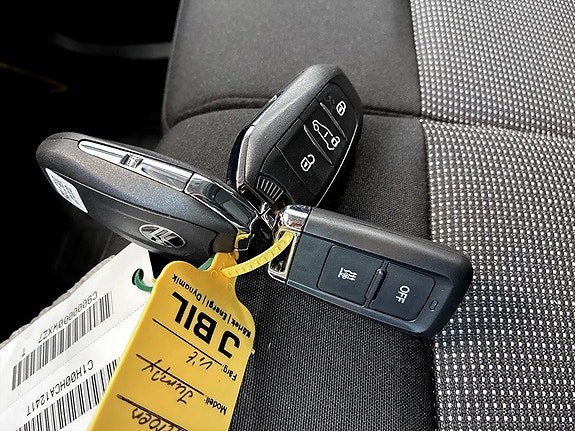 Vehicle Image 15