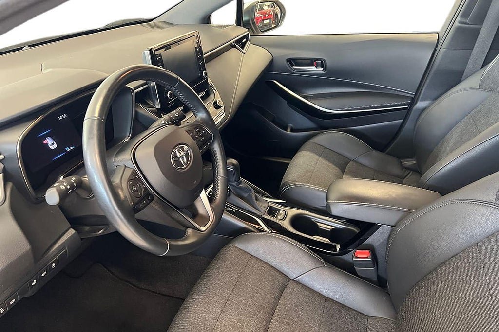 Vehicle Image 12