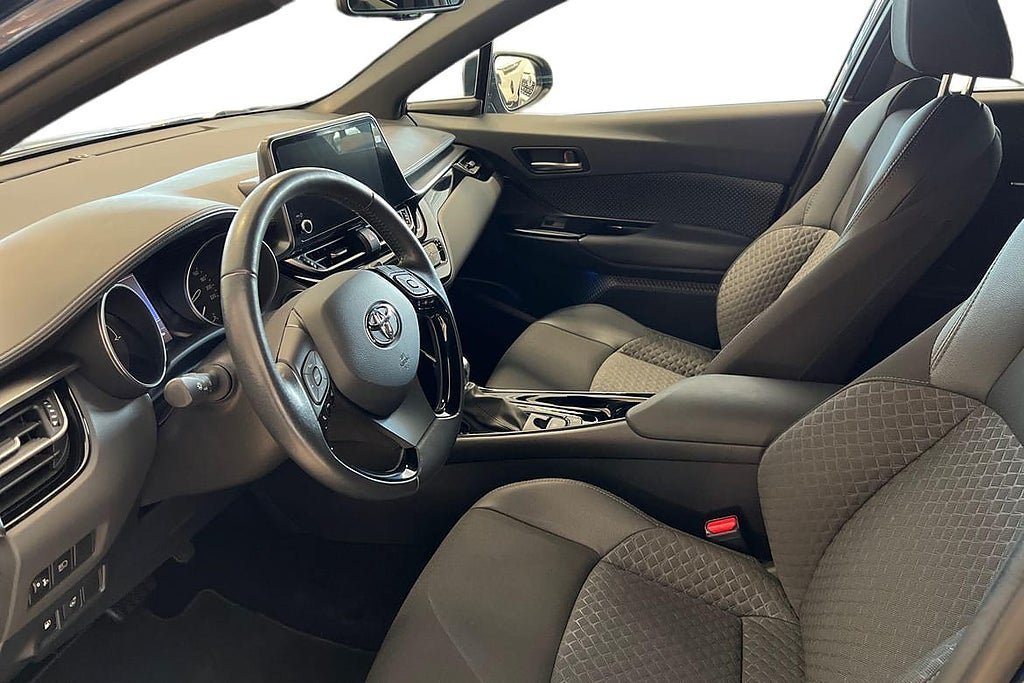 Vehicle Image 12