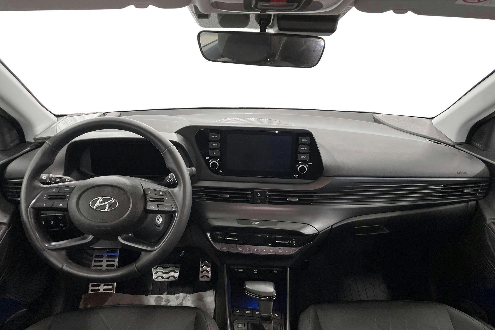 Vehicle Image 6