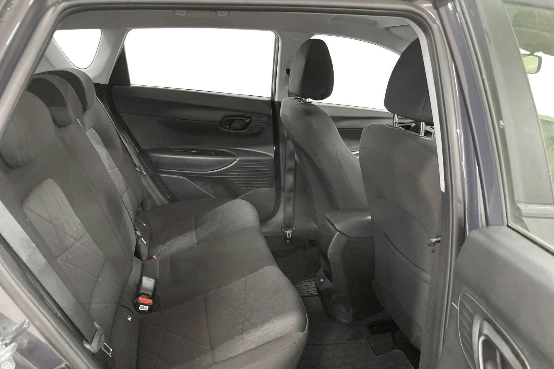 Vehicle Image 8