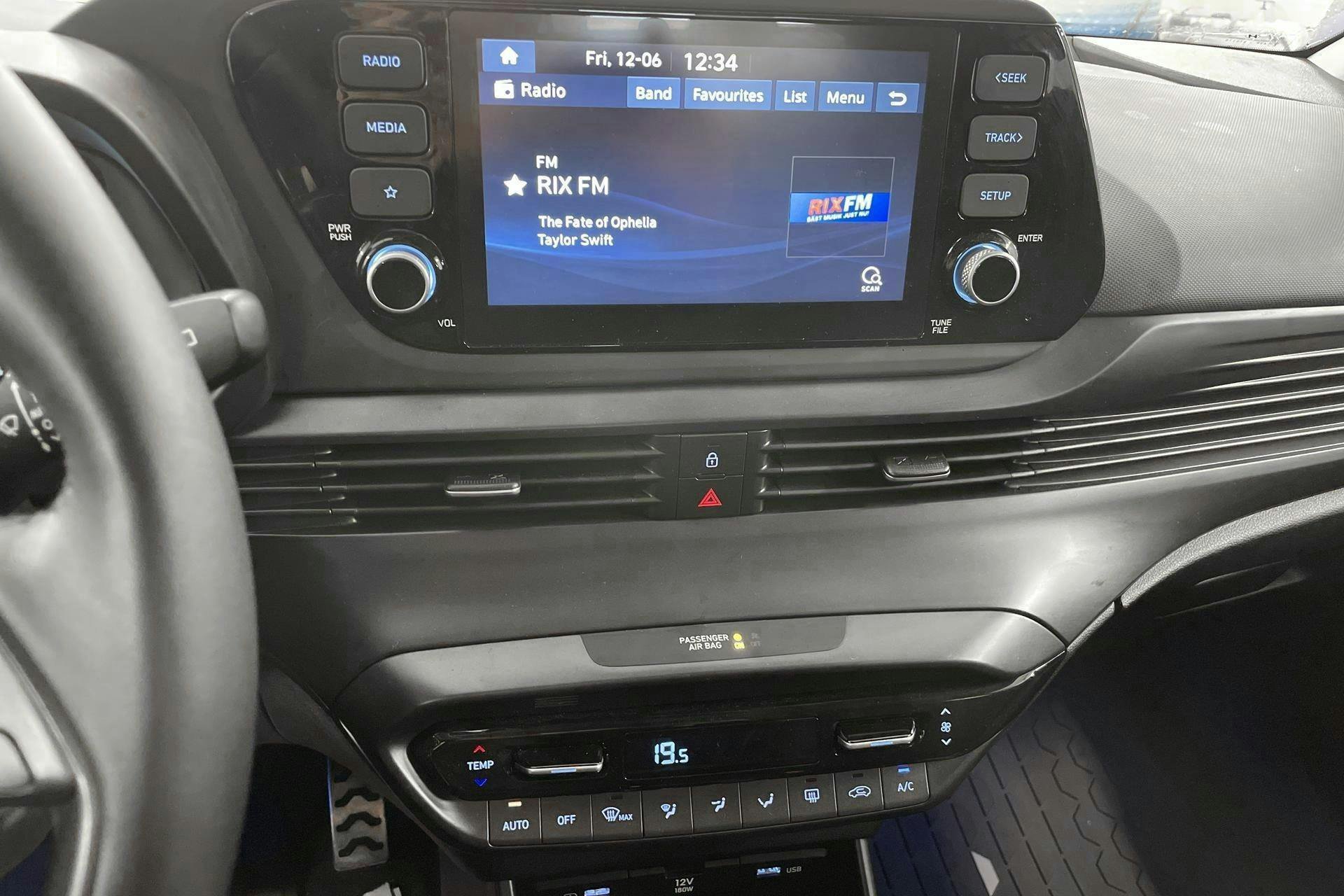 Vehicle Image 12