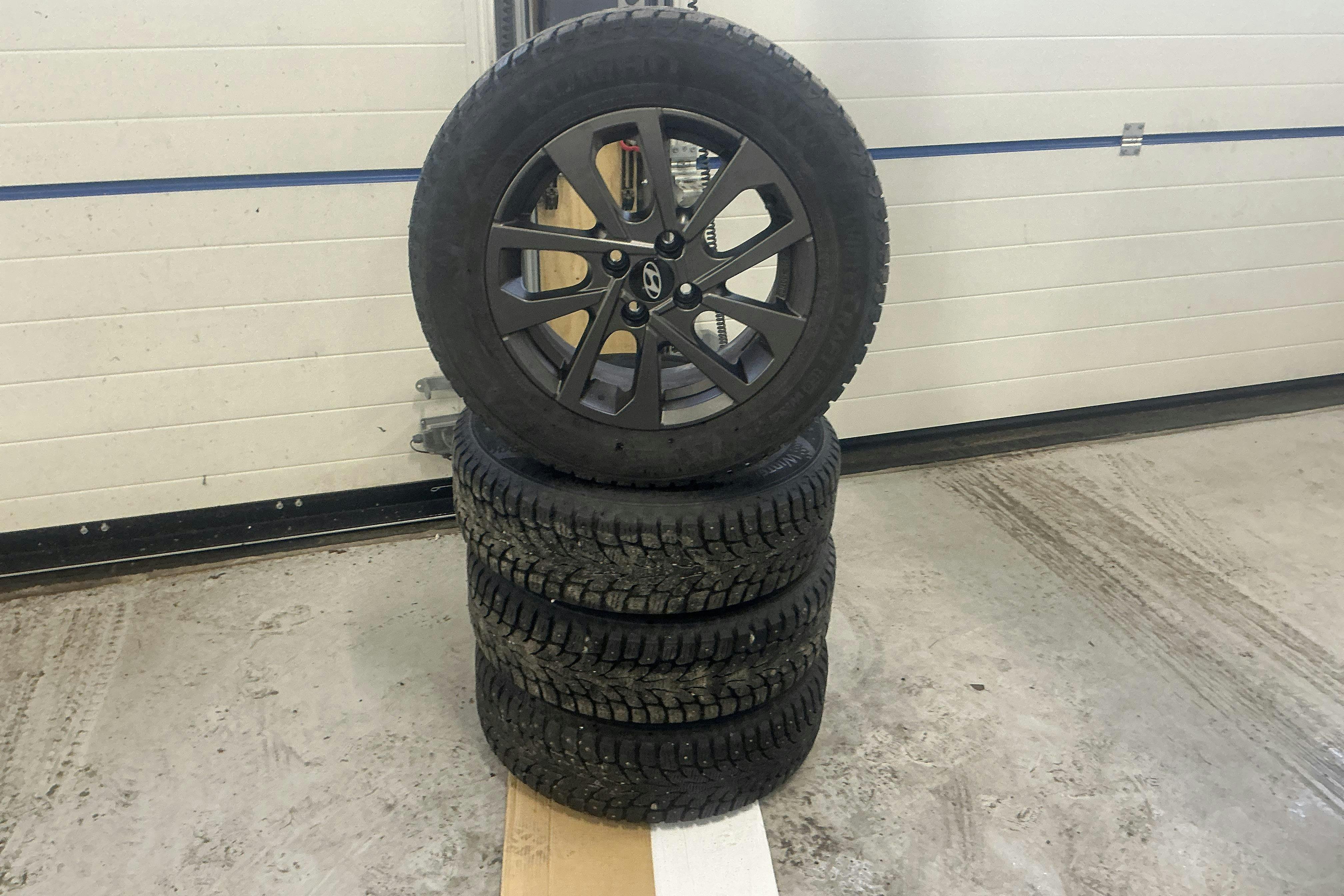 Vehicle Image 15