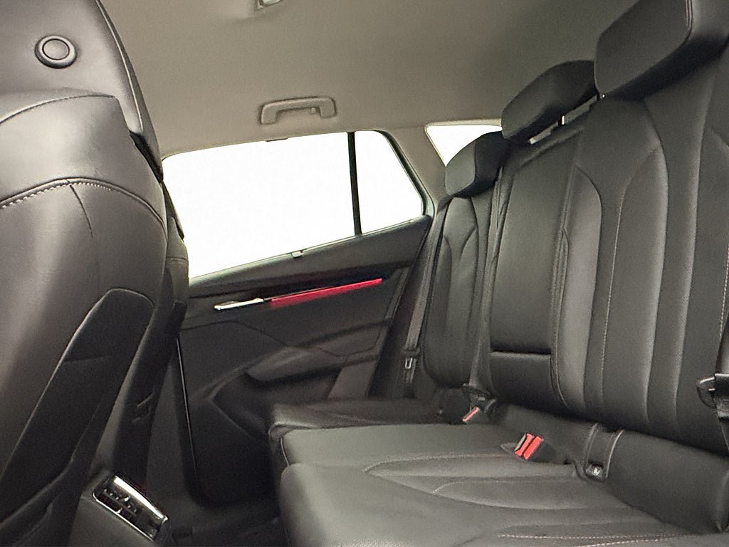Vehicle Image 38