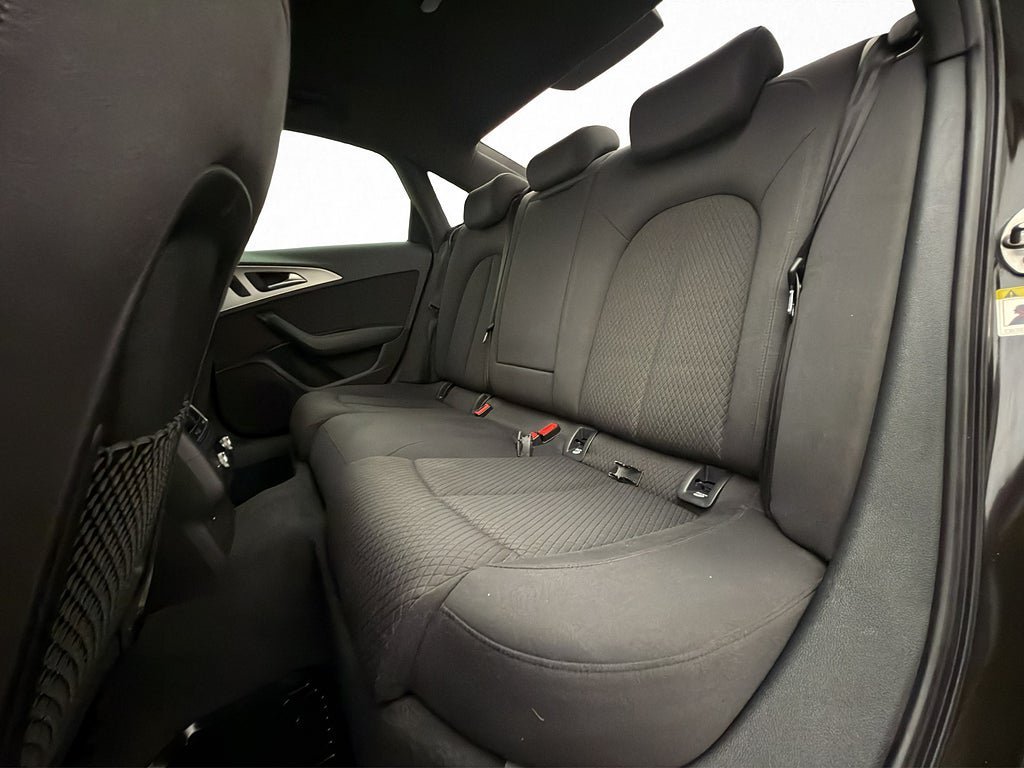 Vehicle Image 26