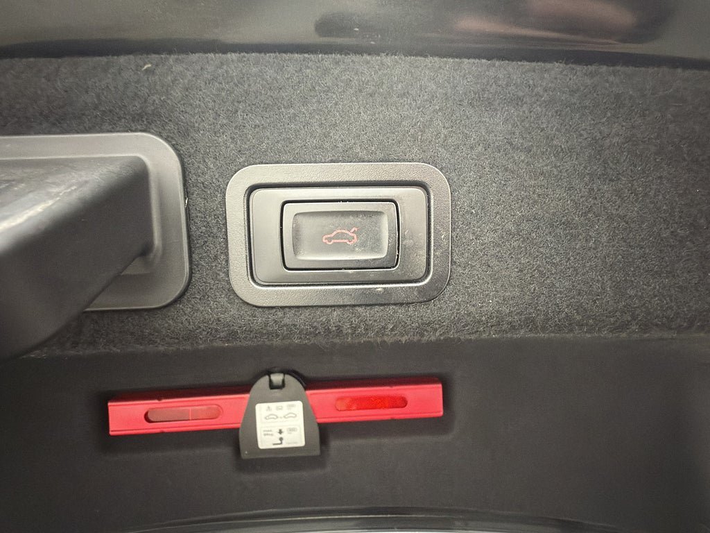 Vehicle Image 28