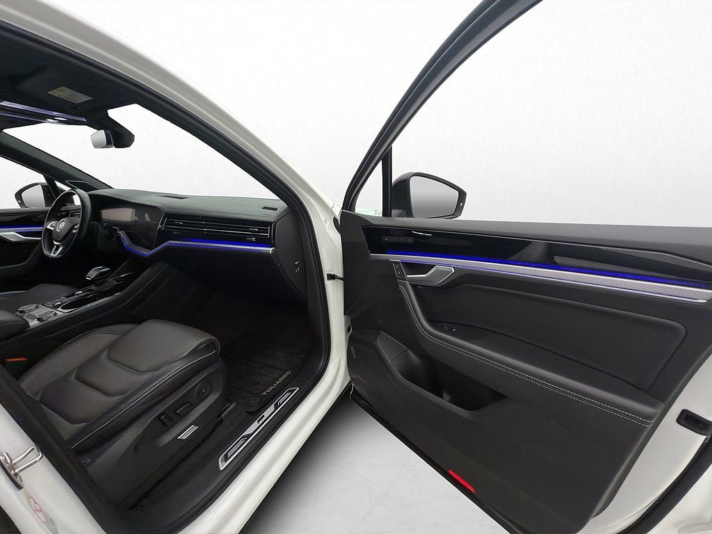 Vehicle Image 32