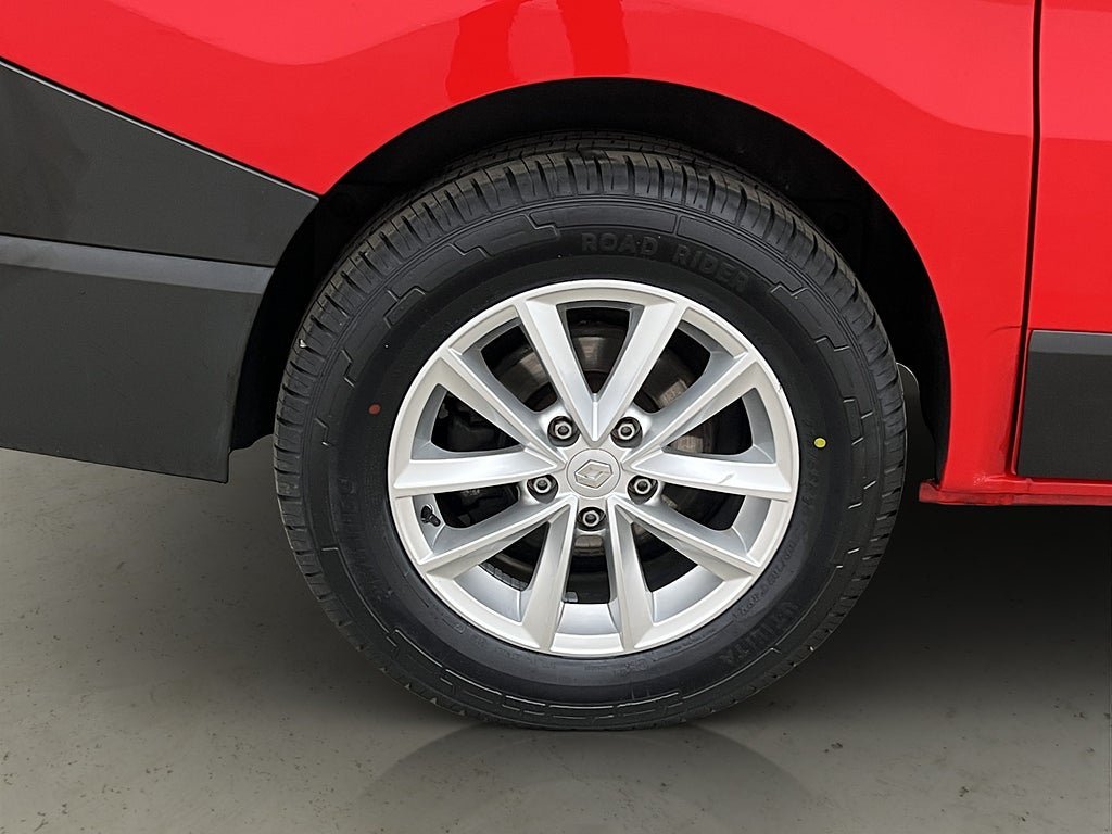 Vehicle Image 25