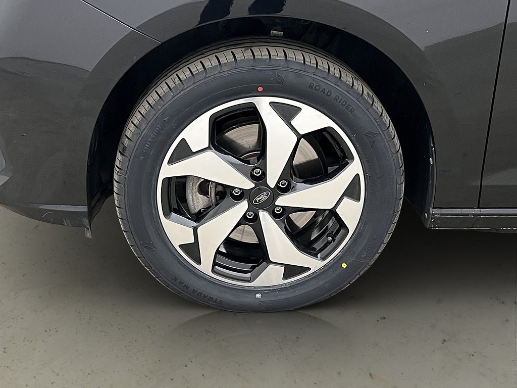 Vehicle Image 33