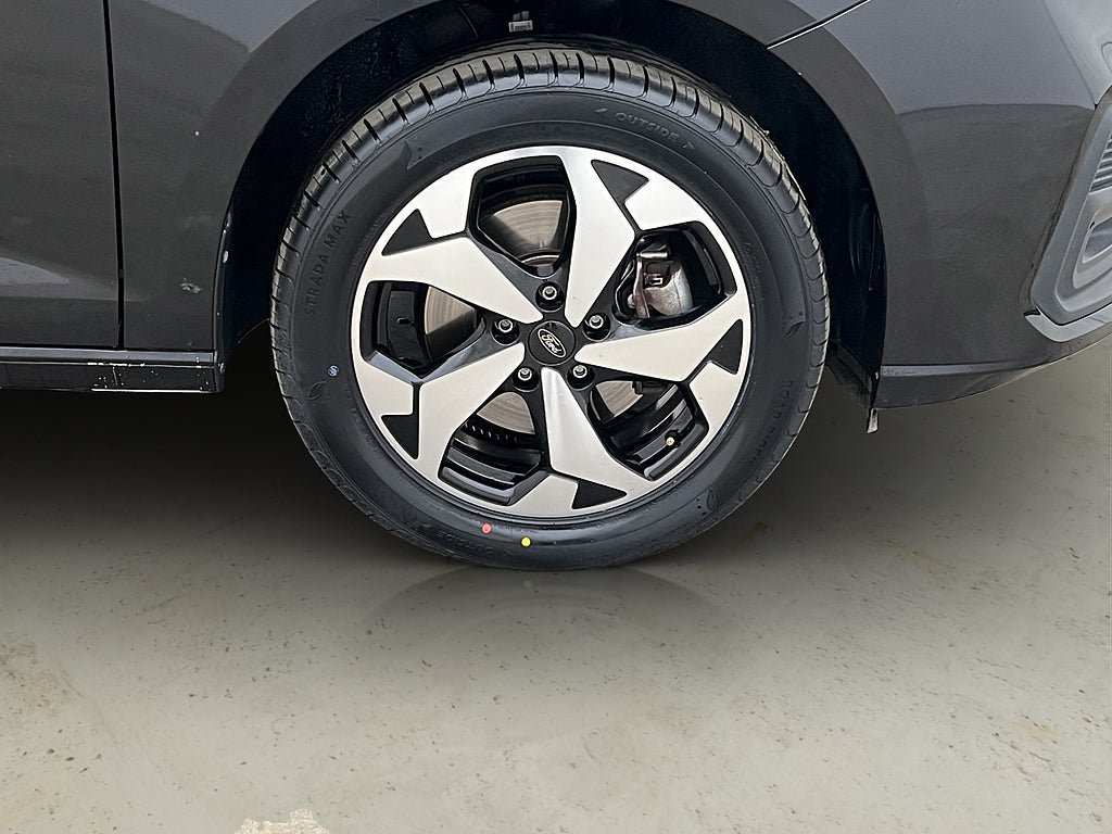 Vehicle Image 36