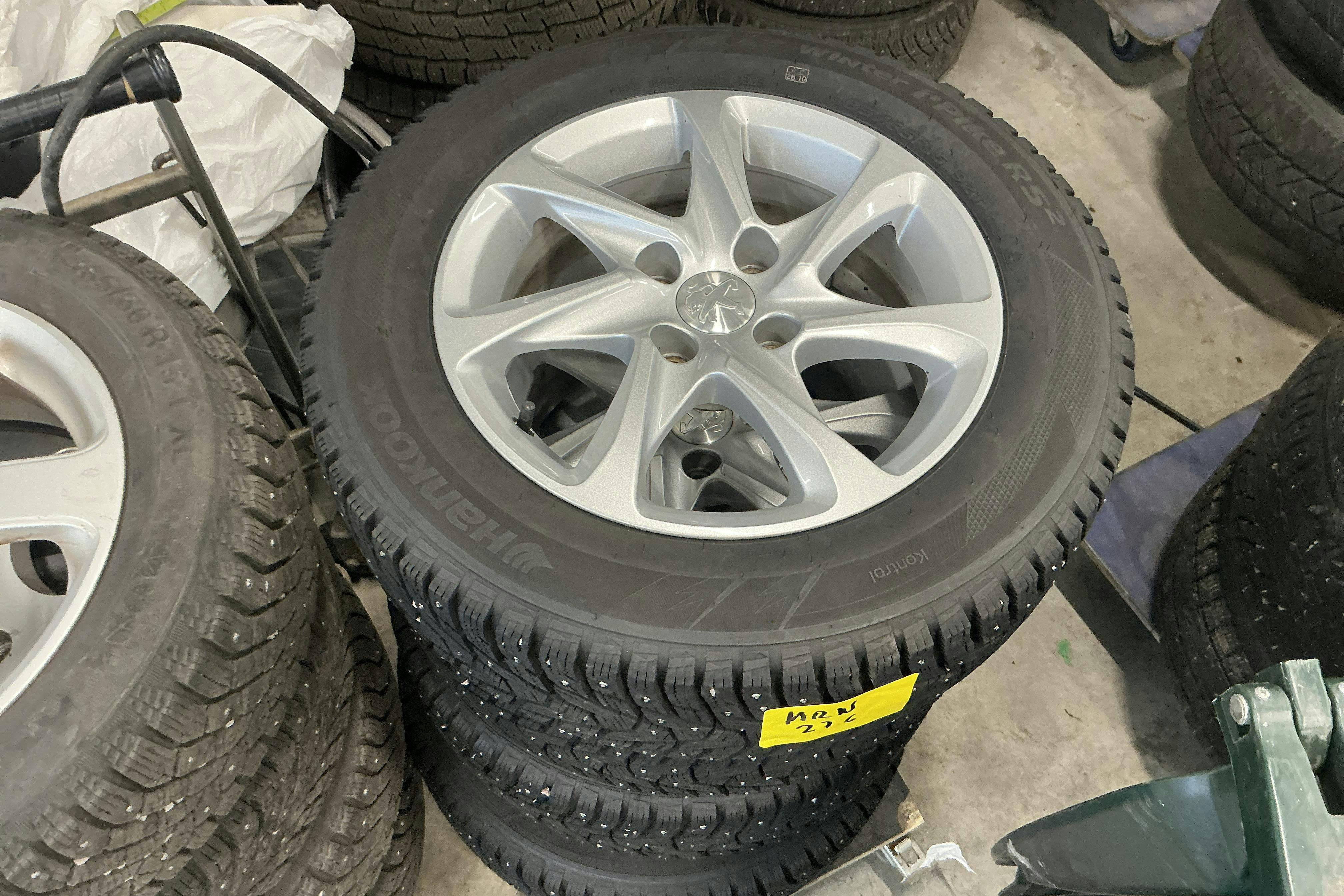 Vehicle Image 14