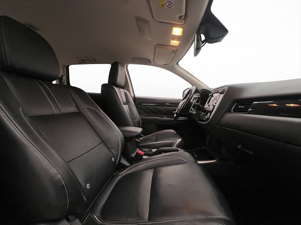 Vehicle Image 23
