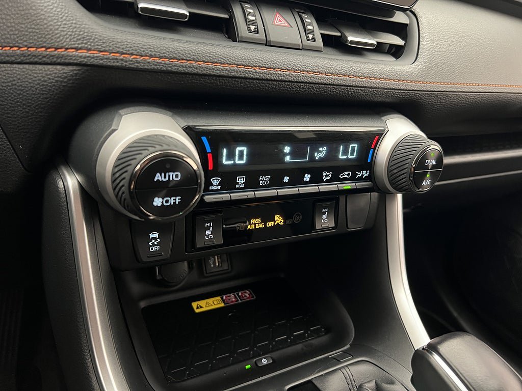 Vehicle Image 23