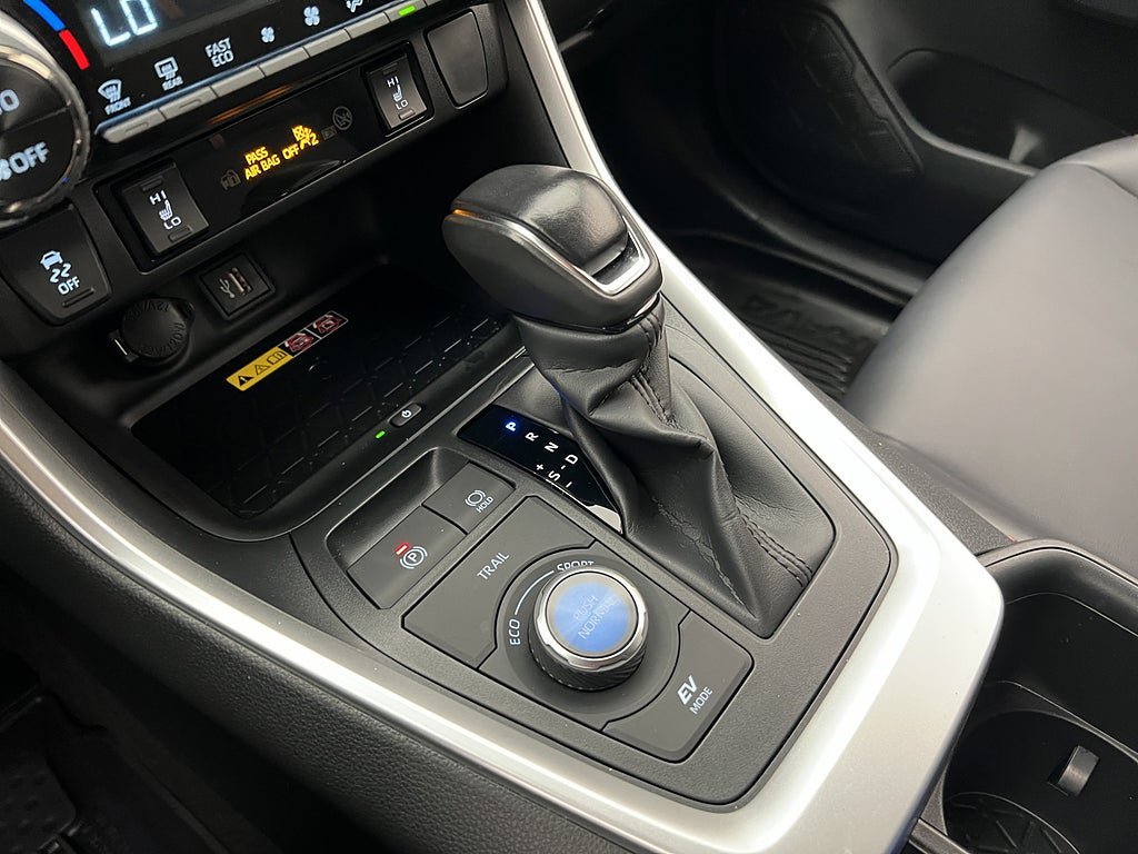 Vehicle Image 24