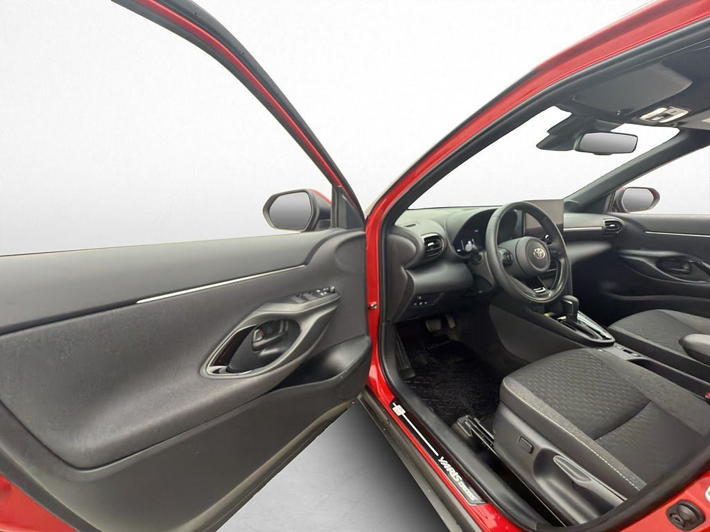Vehicle Image 10
