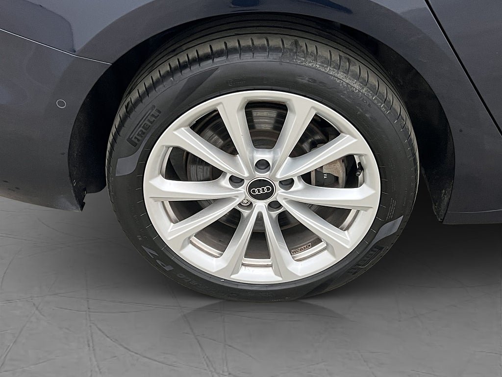 Vehicle Image 36