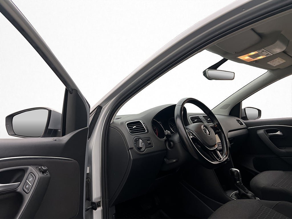 Vehicle Image 10