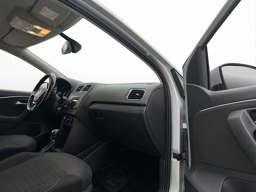 Vehicle Image 21