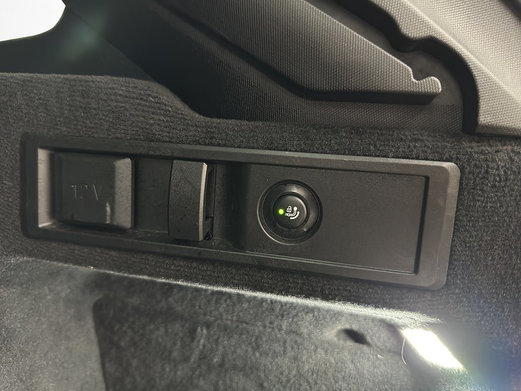 Vehicle Image 33
