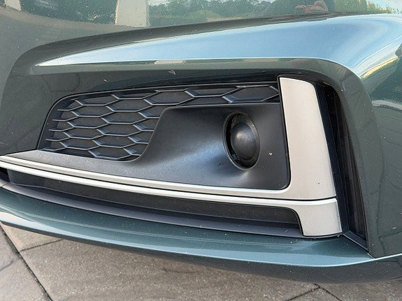 Vehicle Image 21