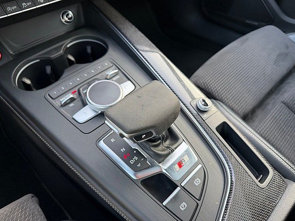 Vehicle Image 36