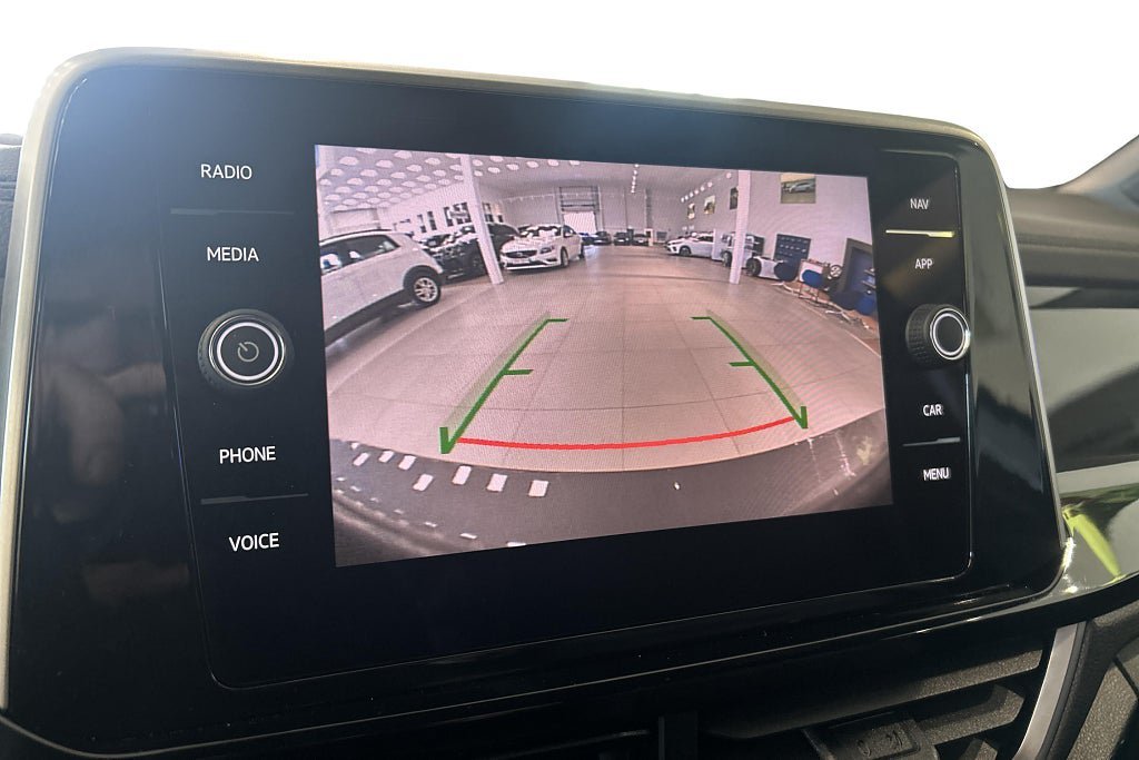 Vehicle Image 21