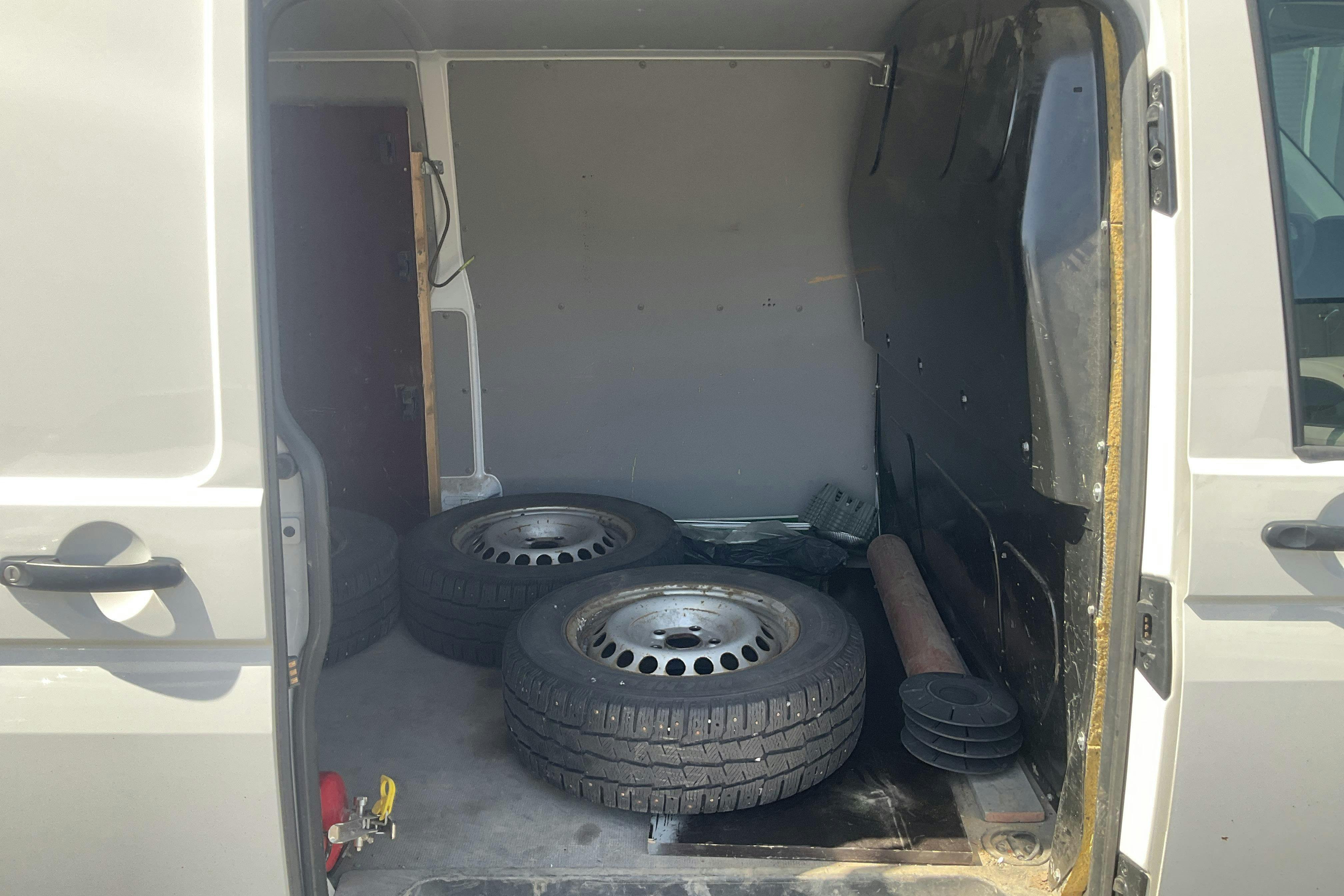 Vehicle Image 9