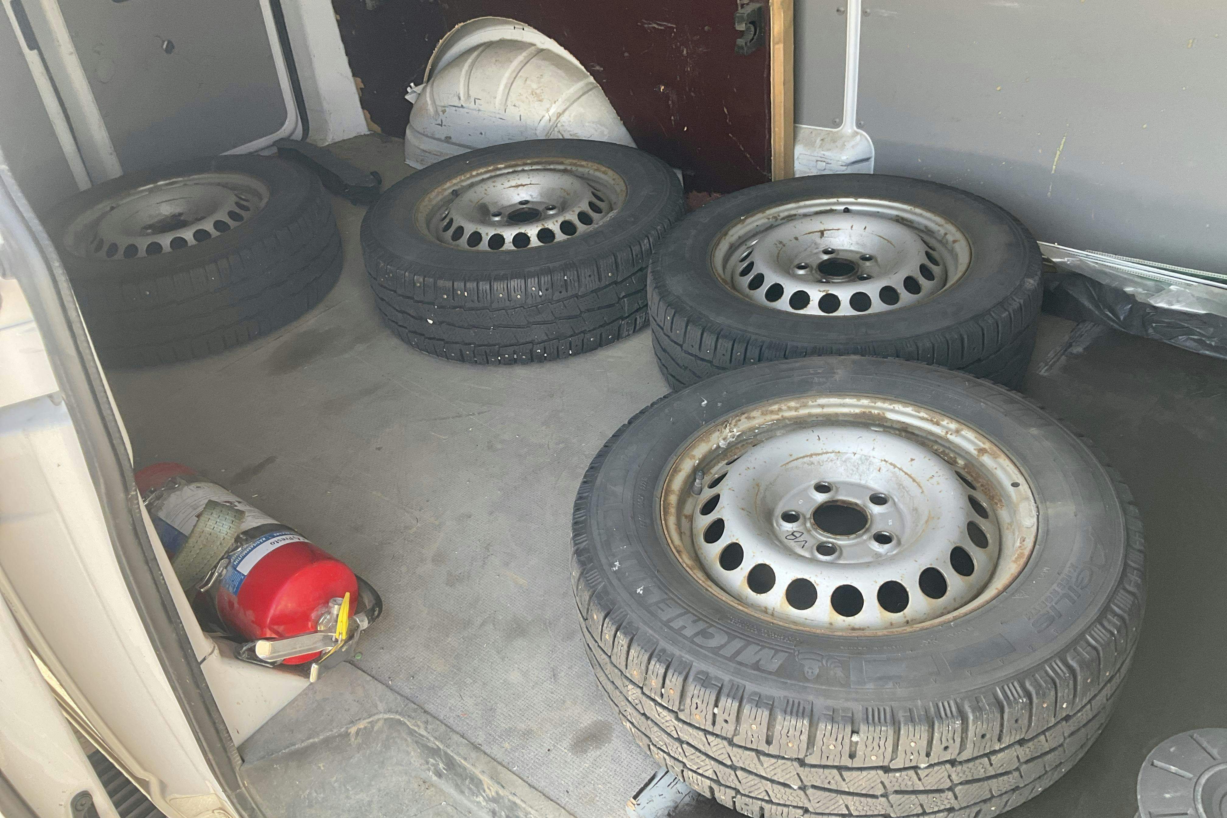 Vehicle Image 14