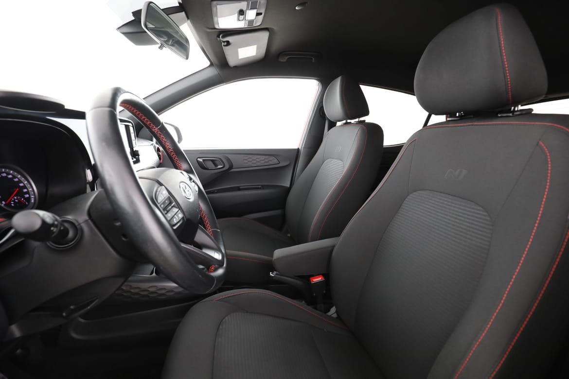 Vehicle Image 11