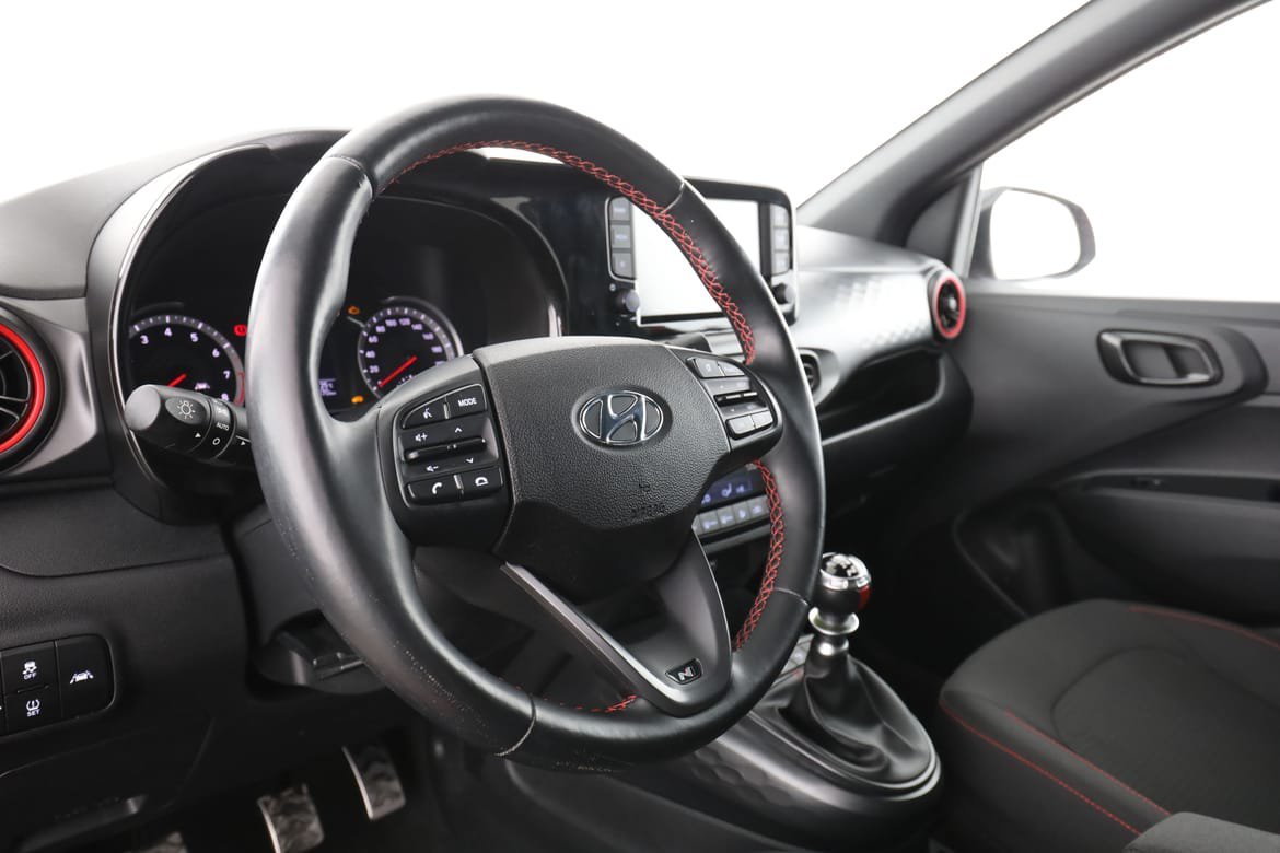 Vehicle Image 12