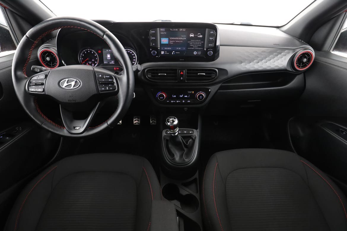 Vehicle Image 13