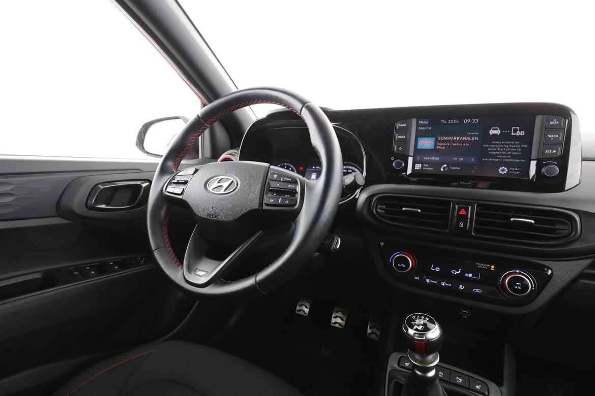 Vehicle Image 14