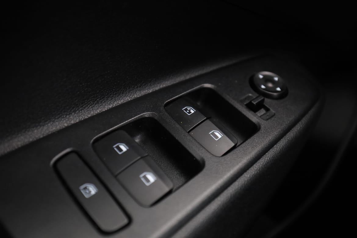 Vehicle Image 32