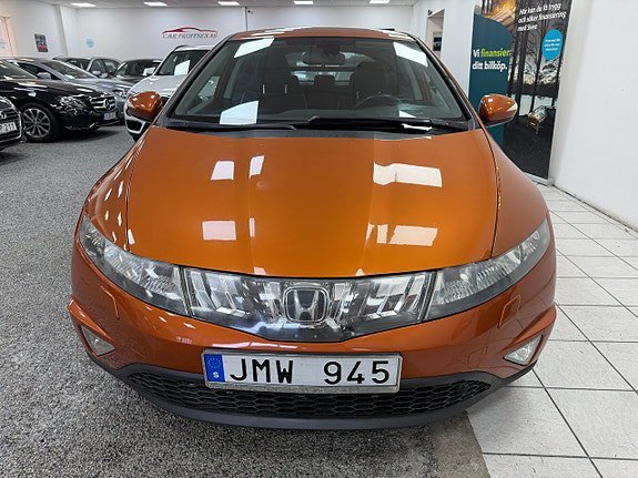 Vehicle Image 16