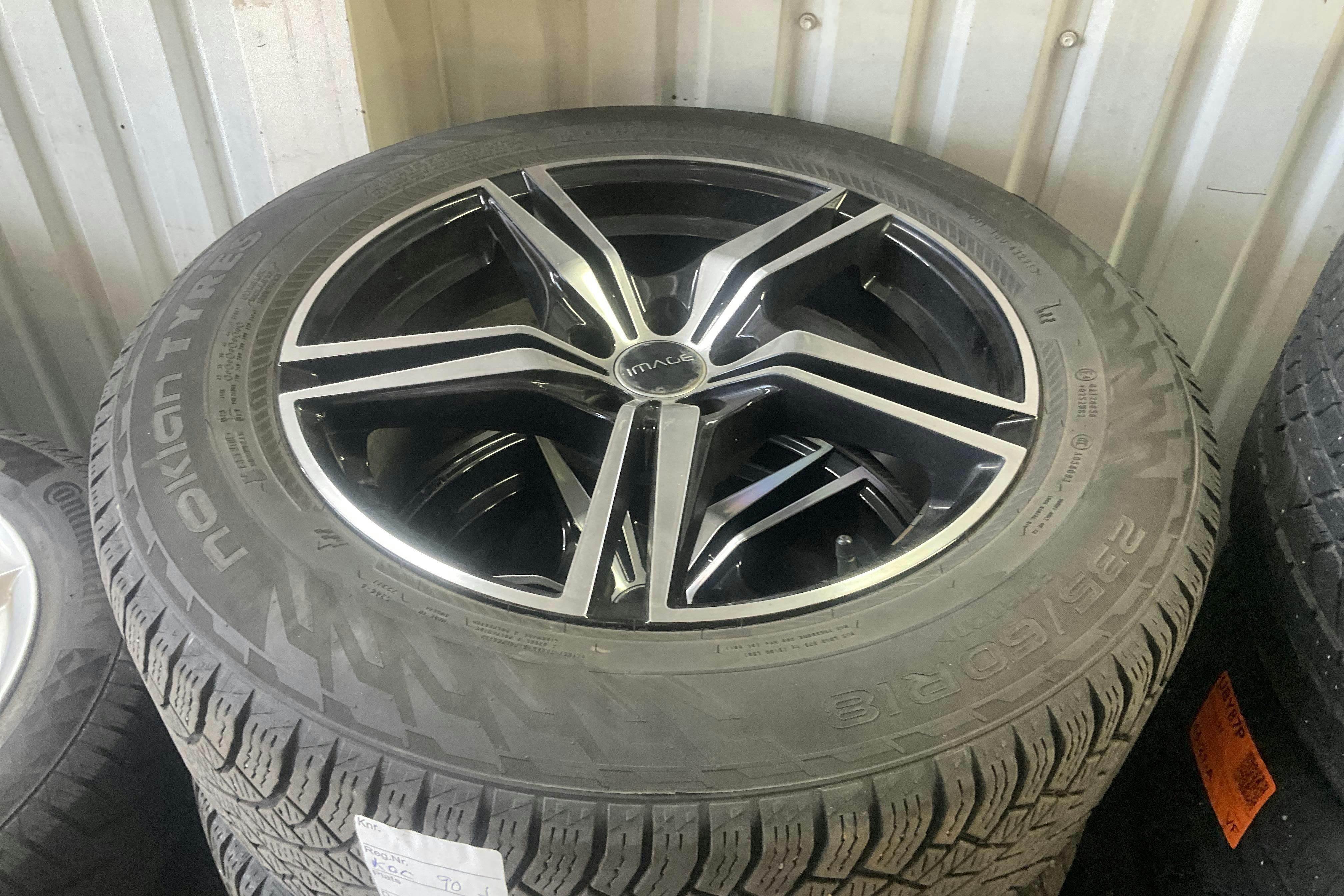 Vehicle Image 17