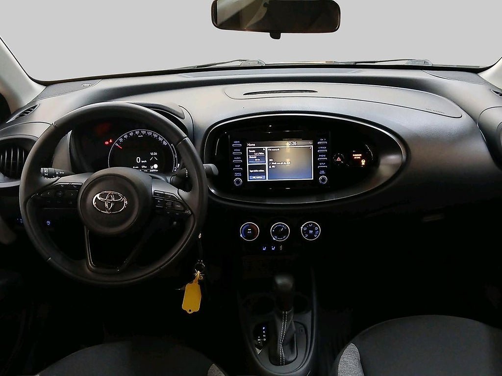 Vehicle Image 12