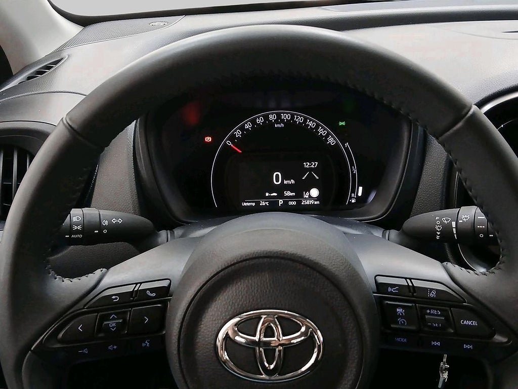 Vehicle Image 15